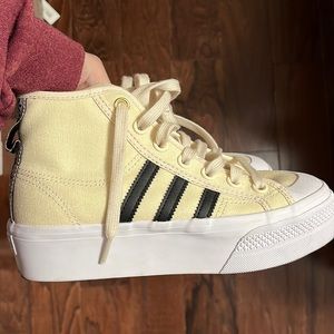 Adidas Sneakers
